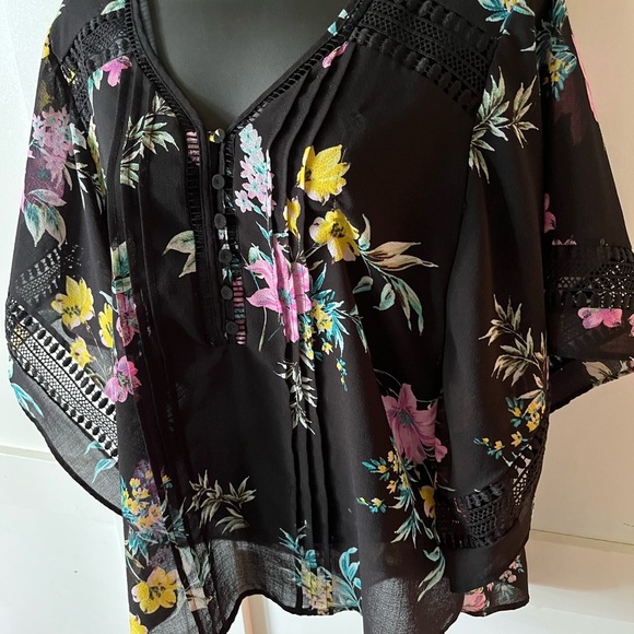 Zac & Rachel Black Floral Blouse - Picture 5 of 6